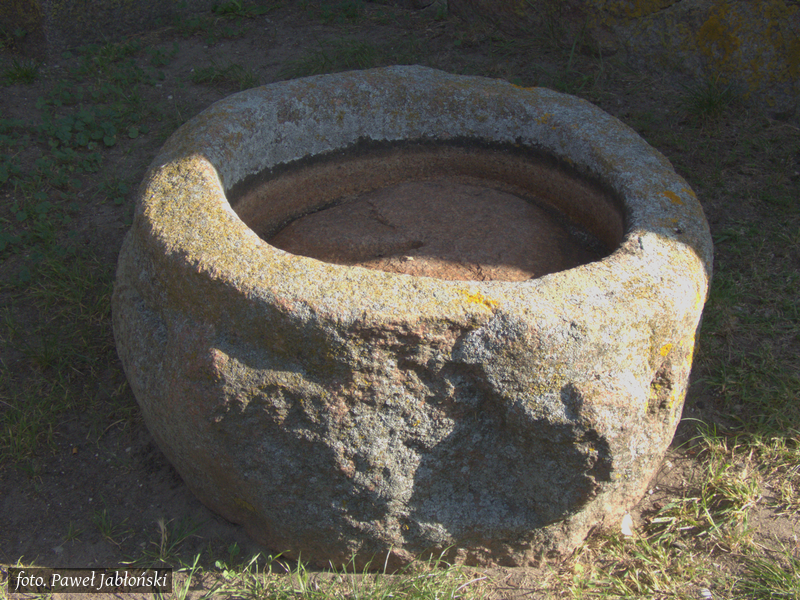 Zabytkowa chrzcielnica