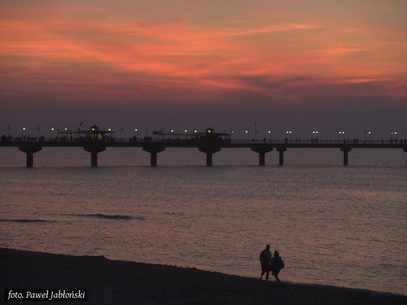 Międzyzdrojskie molo po zachodzie Słońca