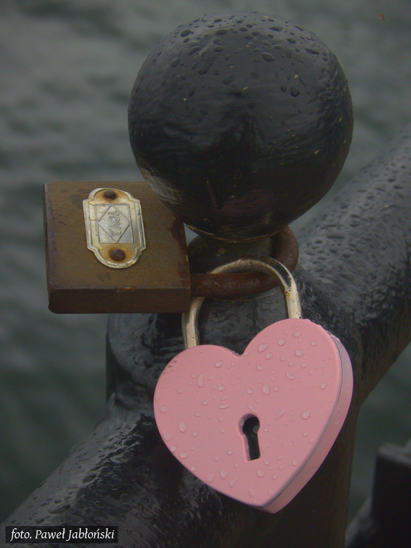 Kłódki na molo - nowa tradycja
